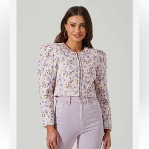 ASTR BREA FLORAL QUILTED CROPPED PUFF SLEEVE JACKET